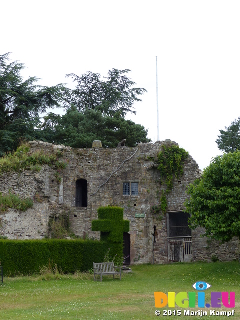 FZ018848 Usk Castle